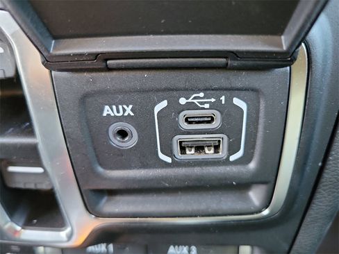 Used 2023 Jeep Wrangler Unlimited Rubicon 4xe w/ Steel Bumper Group image 29