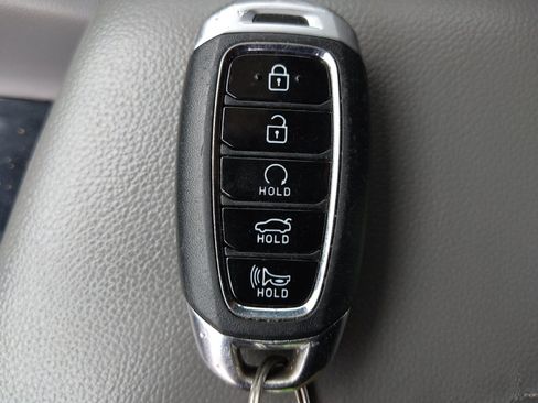 Used 2022 Hyundai Elantra SEL w/ Convenience Package FWD image 32