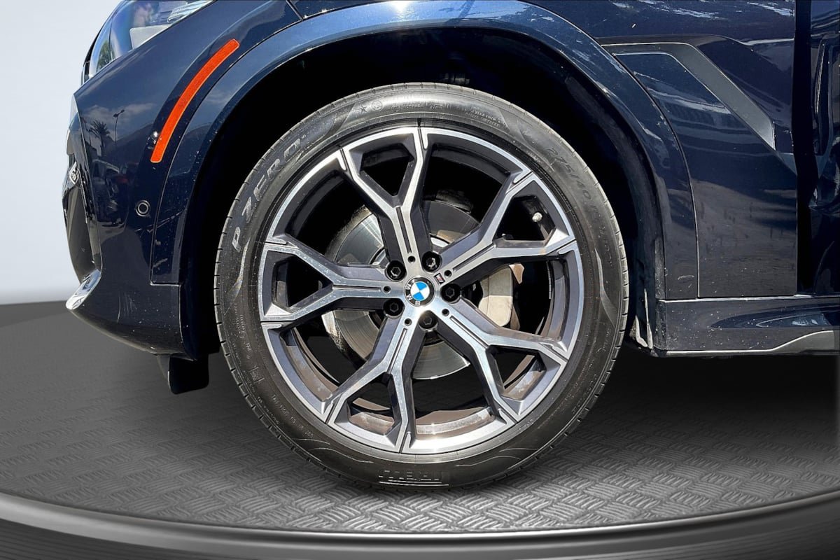 Used 2022 BMW X6 xDrive40i w/ M Sport Package AWD/4WD image 9