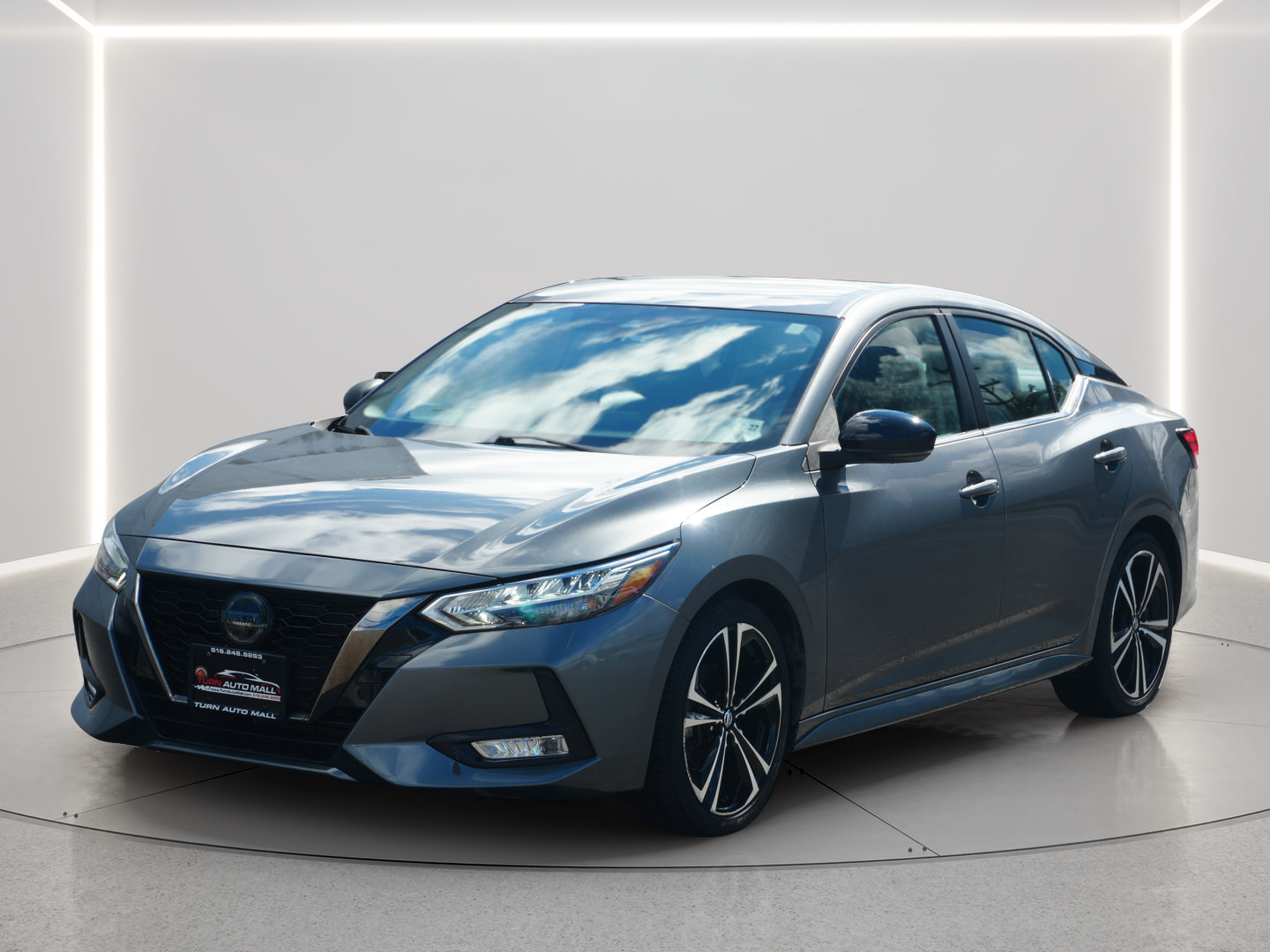 Used 2022 Nissan Sentra SR w/ Trunk Package FWD image 1