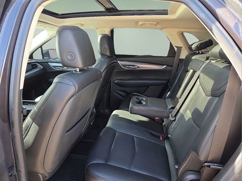 Used 2018 Cadillac XT5 Luxury w/ Driver Awareness Package image 20