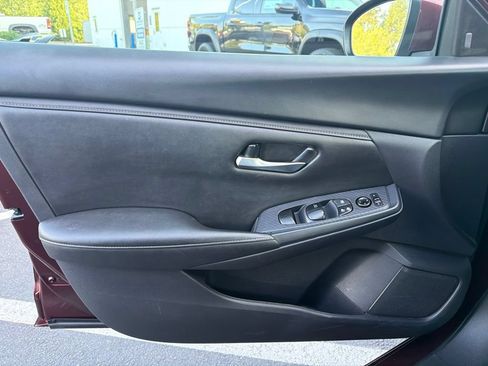 Used 2024 Nissan Sentra SV FWD image 18
