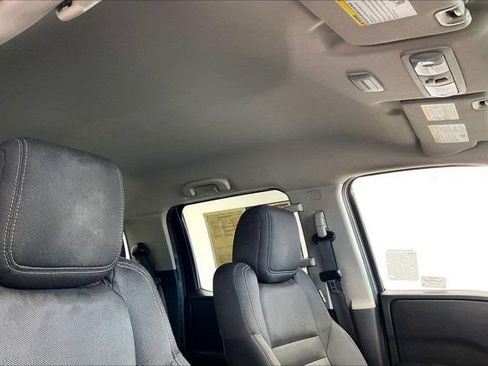 Used 2022 Nissan Frontier SV AWD/4WD image 24