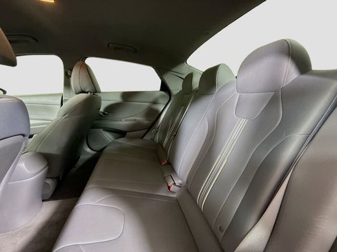 Used 2023 Hyundai Elantra SEL w/ Convenience Package image 25