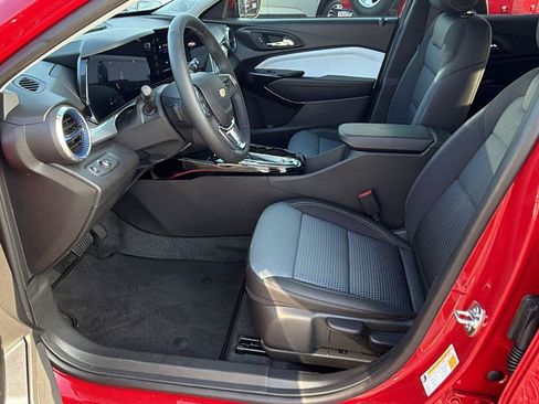 New 2026 Chevrolet Trax LT w/ Sunroof Package FWD image 16