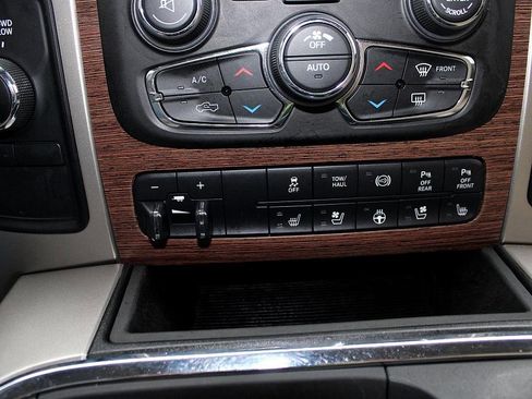 Used 2018 RAM 2500 Laramie w/ Convenience Group image 25