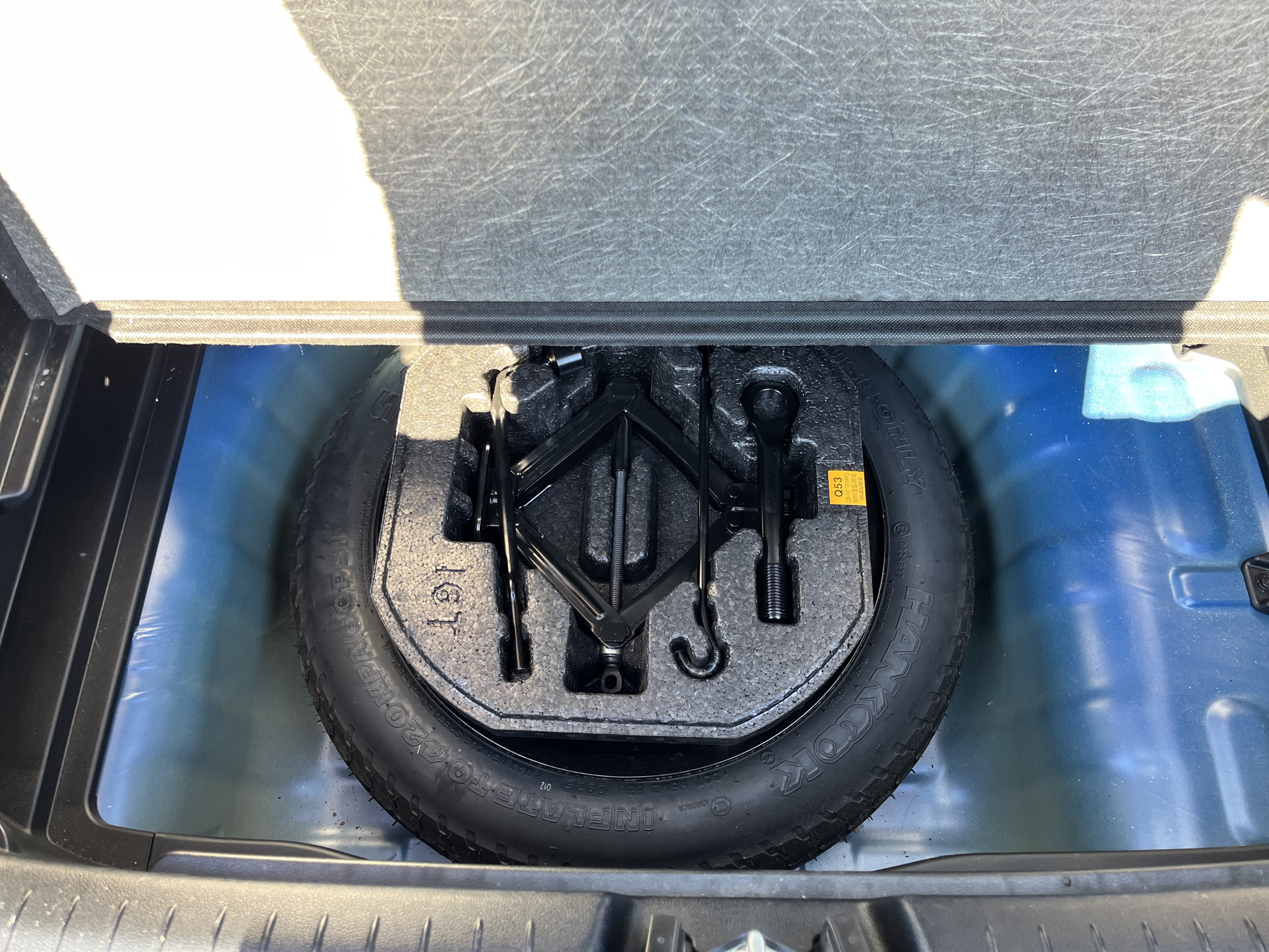 Used 2025 Hyundai Venue SEL FWD image 11