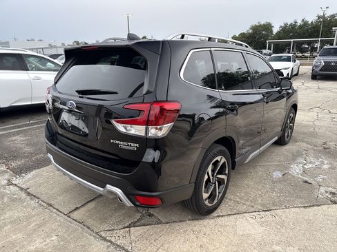 Used 2024 Subaru Forester Touring AWD/4WD image 2