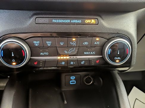 Certified 2022 Ford Escape SEL w/ Technology Package image 17