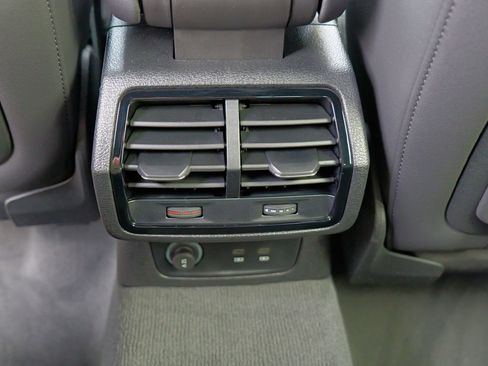 New 2025 Audi Q3 2.0T Premium image 36