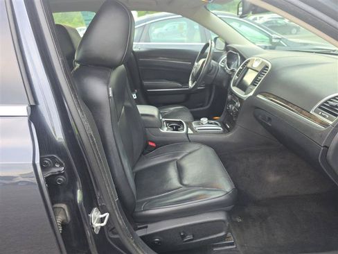 Used 2016 Chrysler 300 C AWD/4WD image 17