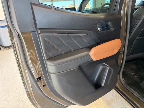 Used 2025 GMC Canyon AT4 w/ AT4 Premium Package image 40