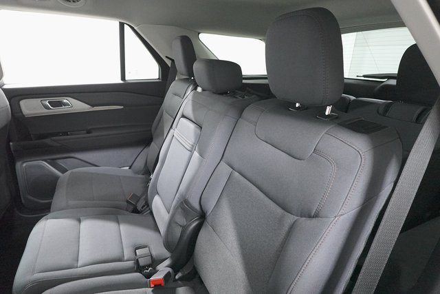 Used 2025 Ford Explorer Active RWD image 29