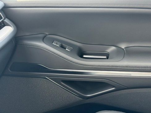 New 2026 Lincoln Navigator Reserve AWD/4WD image 18