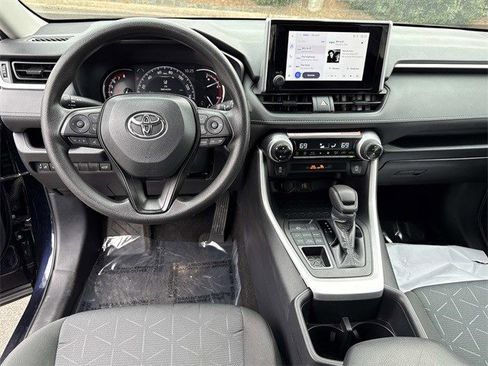 Used 2025 Toyota RAV4 XLE image 18