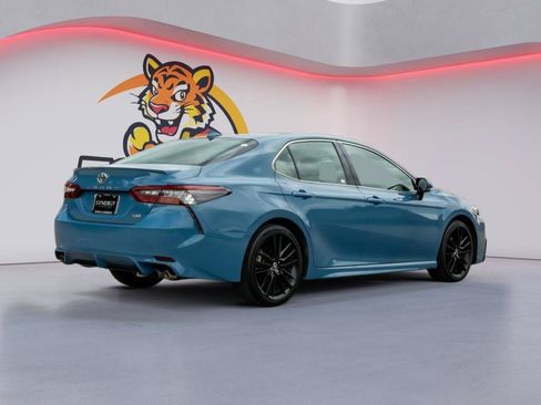 Used 2023 Toyota Camry XSE FWD image 5