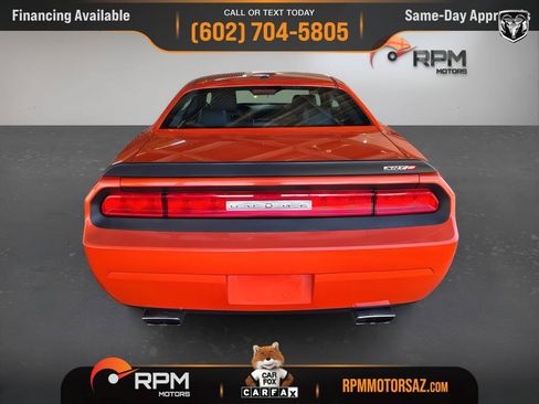Used 2009 Dodge Challenger SRT8 w/ SRT Option Group II RWD image 5