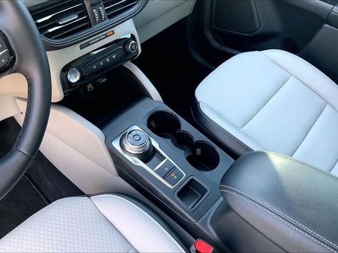 Used 2025 Ford Escape SE FWD image 33
