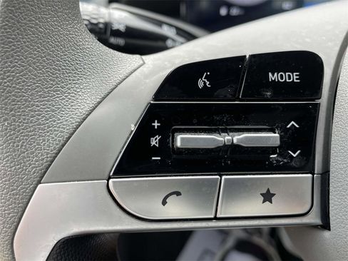 Used 2024 Hyundai Elantra SEL image 22