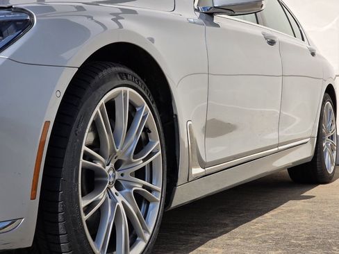 Used 2019 BMW 750i w/ Executive Package image 43