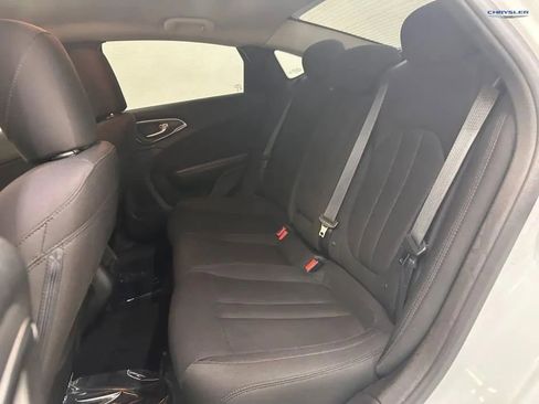 Used 2015 Chrysler 200 Limited FWD image 12