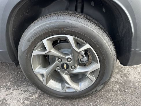 Used 2025 Chevrolet Trax LT w/ Driver Confidence Package image 7