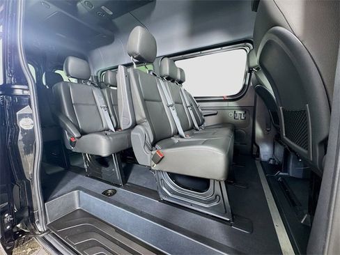 Used 2023 Mercedes-Benz Sprinter 2500 image 27