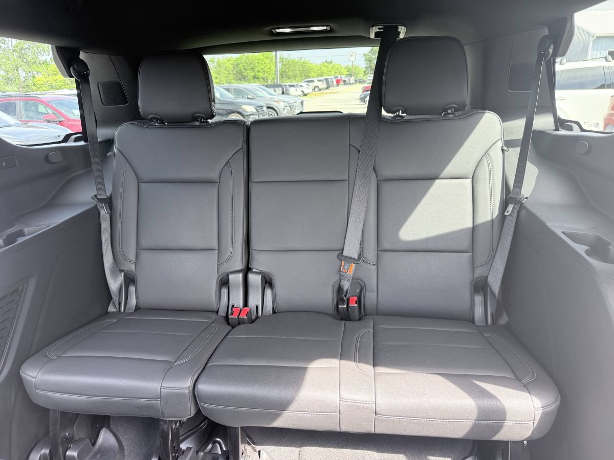 Used 2022 Chevrolet Tahoe Z71 w/ Z71 Off-Road Package AWD/4WD image 14