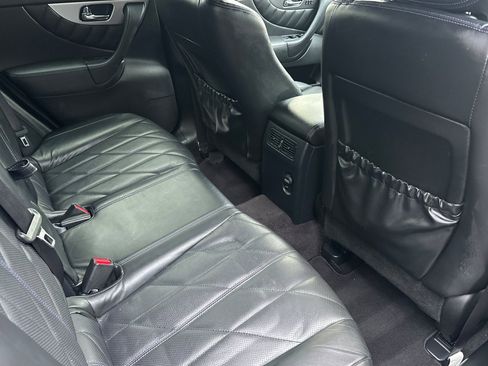 Used 2017 INFINITI QX70 AWD w/ Premium Package image 30