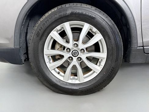 Used 2020 Nissan Rogue SV image 31