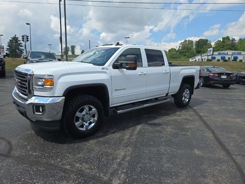 Used 2017 GMC Sierra 3500 SLE w/ SLE Fleet Preferred Package AWD/4WD image 7