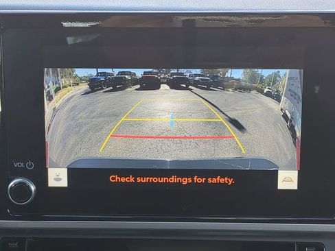 Used 2025 Toyota Camry SE image 23