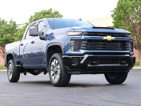 New 2026 Chevrolet Silverado 2500 Custom AWD/4WD image 1
