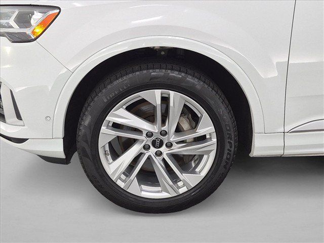 Used 2023 Audi Q7 2.0T Premium w/ Convenience Package AWD/4WD image 28
