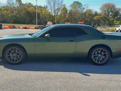 Used 2019 Dodge Challenger R/T w/ Driver Convenience Group image 5