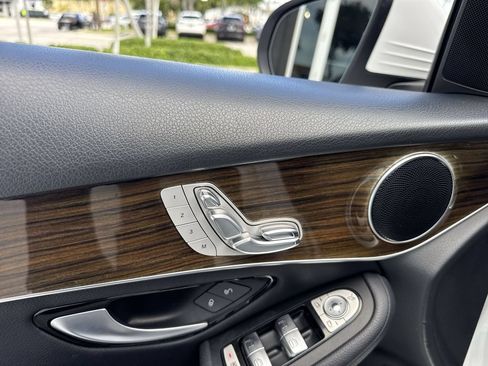 Used 2018 Mercedes-Benz GLC 300 image 41