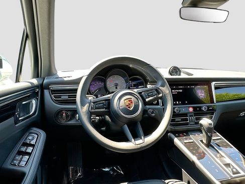 Certified 2025 Porsche Macan S AWD/4WD image 25