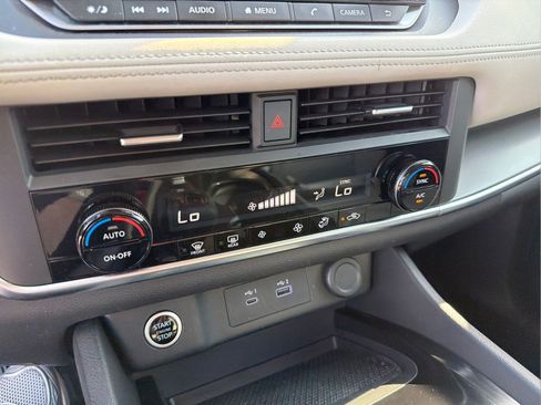 Certified 2023 Nissan Rogue SV FWD image 20