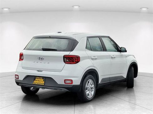 New 2026 Hyundai Venue SE image 6