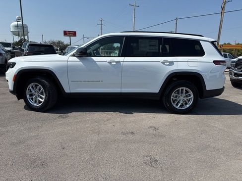New 2025 Jeep Grand Cherokee L Laredo image 3