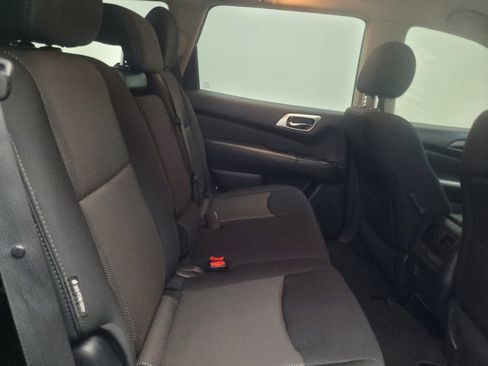 Used 2018 Nissan Pathfinder S AWD/4WD image 19