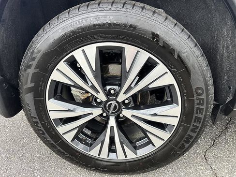 Certified 2023 Nissan Rogue SV w/ SV Premium B Package FWD image 11