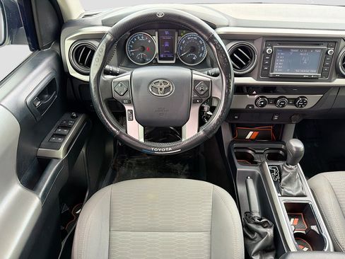Used 2017 Toyota Tacoma SR5 w/ Tow Package RWD image 15