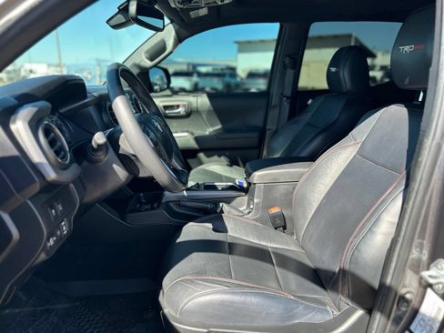 Used 2022 Toyota Tacoma TRD Pro AWD/4WD image 14