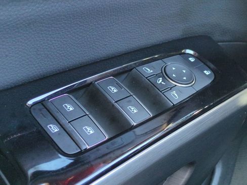 Used 2024 Nissan Pathfinder Platinum FWD image 24