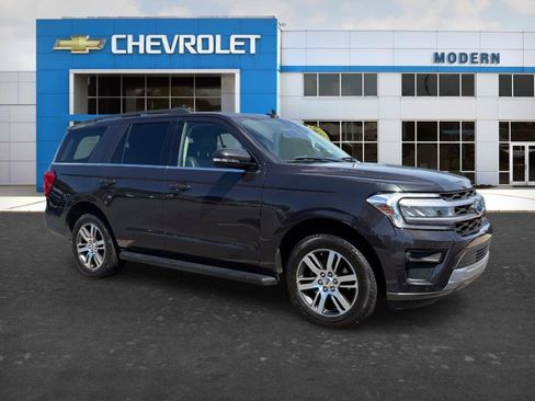 Used 2024 Ford Expedition XLT AWD/4WD image 6