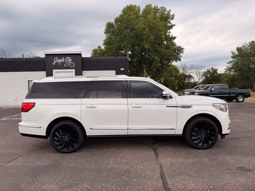 Used 2021 Lincoln Navigator L Black Label AWD/4WD image 3