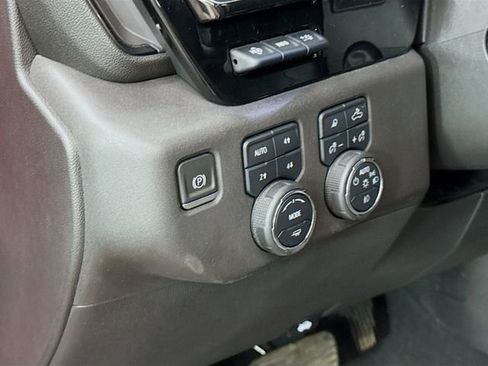 Used 2023 Chevrolet Silverado 1500 ZR2 w/ Technology Package image 10