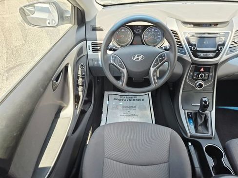 Used 2015 Hyundai Elantra SE w/ Option Group 02 FWD image 11