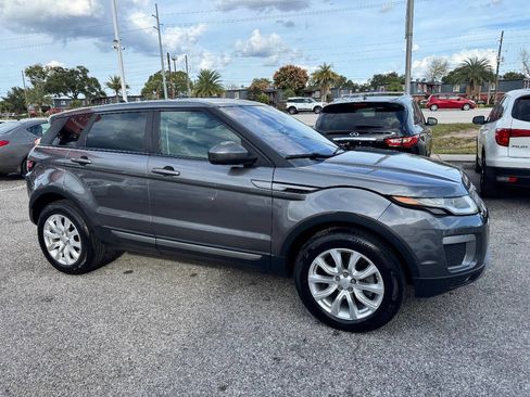 Used 2016 Land Rover Range Rover Evoque SE image 7